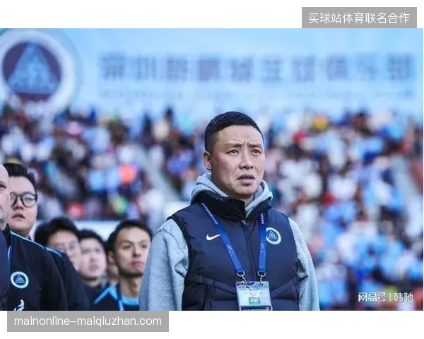 深圳新鹏城因半程成绩不佳选择换帅，罗比·尼尔森接替陈涛执掌球队教鞭